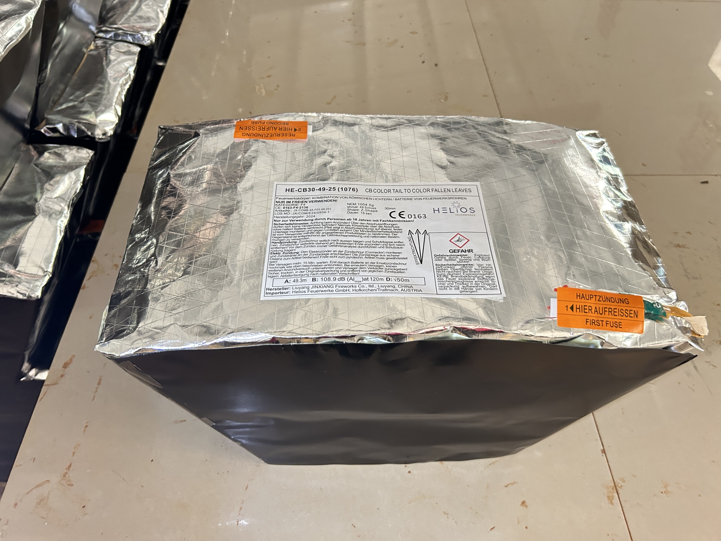 CB color tail to falling leaves