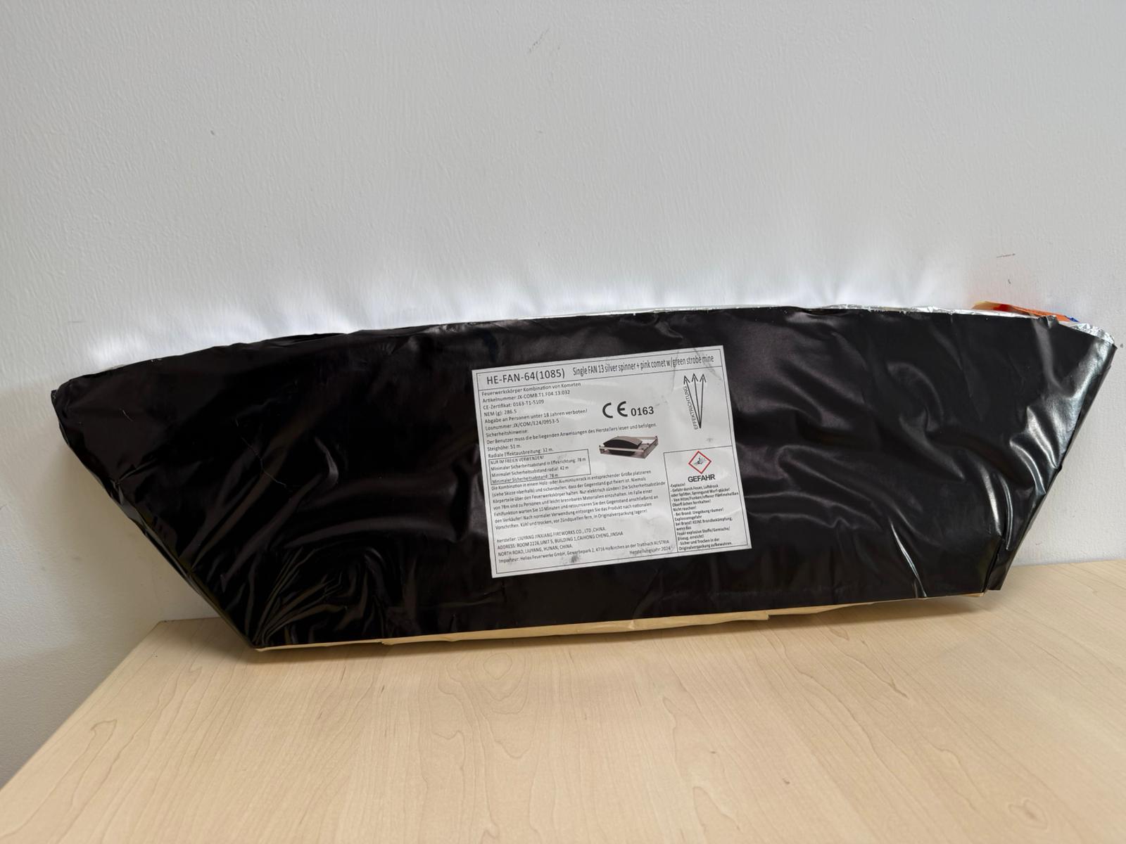 Single FAN 13 silver spinner + pink comet w/green strobe mine